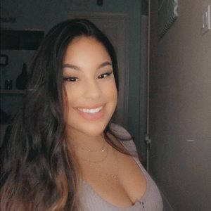 Meet your Posher, Adaira